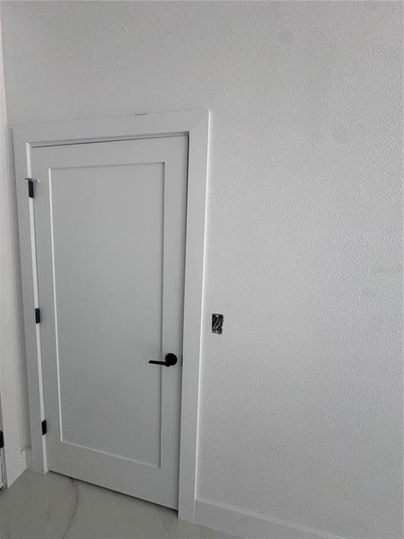 Spacious, unfurnished interior of a new home in , Winter Garden (Image 14).