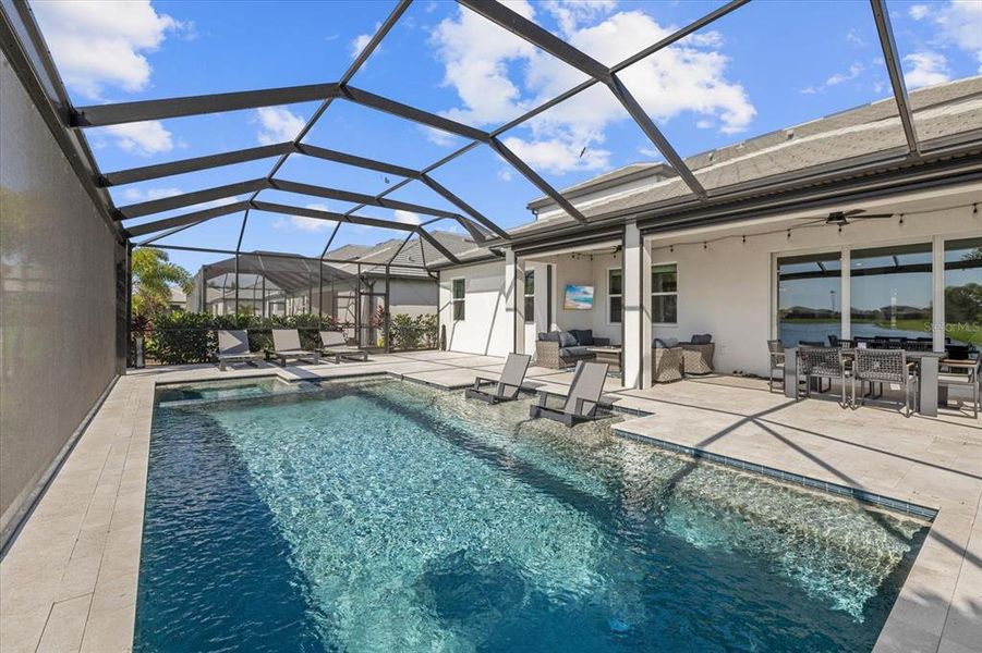 Exterior details and patio area of a home in , Lakewood Ranch (Image 25).