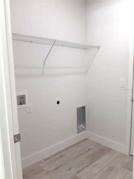 Spacious, unfurnished interior of a new home in , Ocala (Image 17).