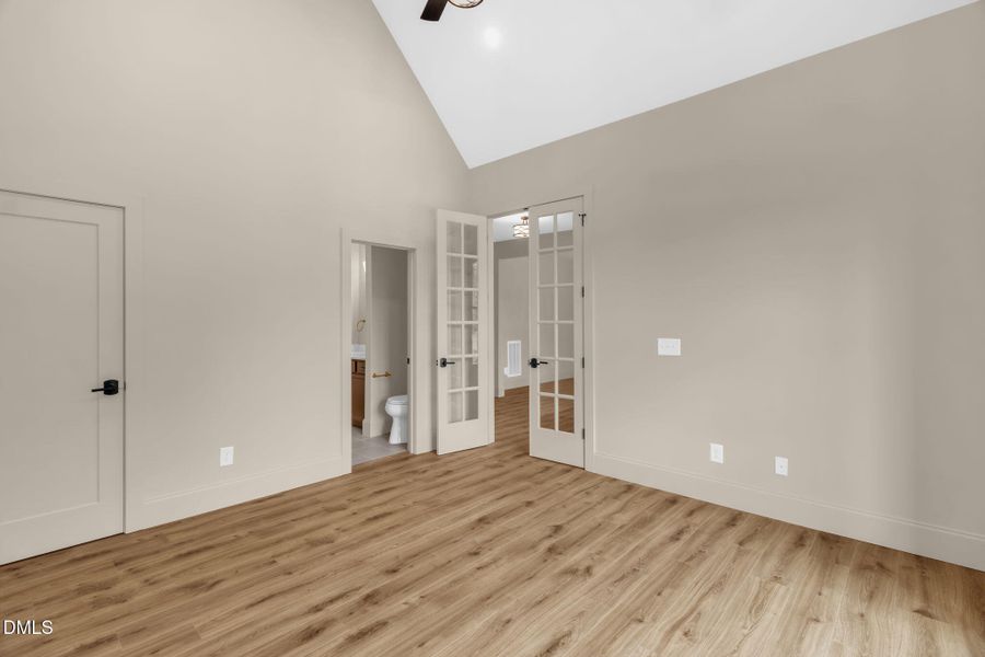 24-web-or-mls-8810 Rudy Dr-23