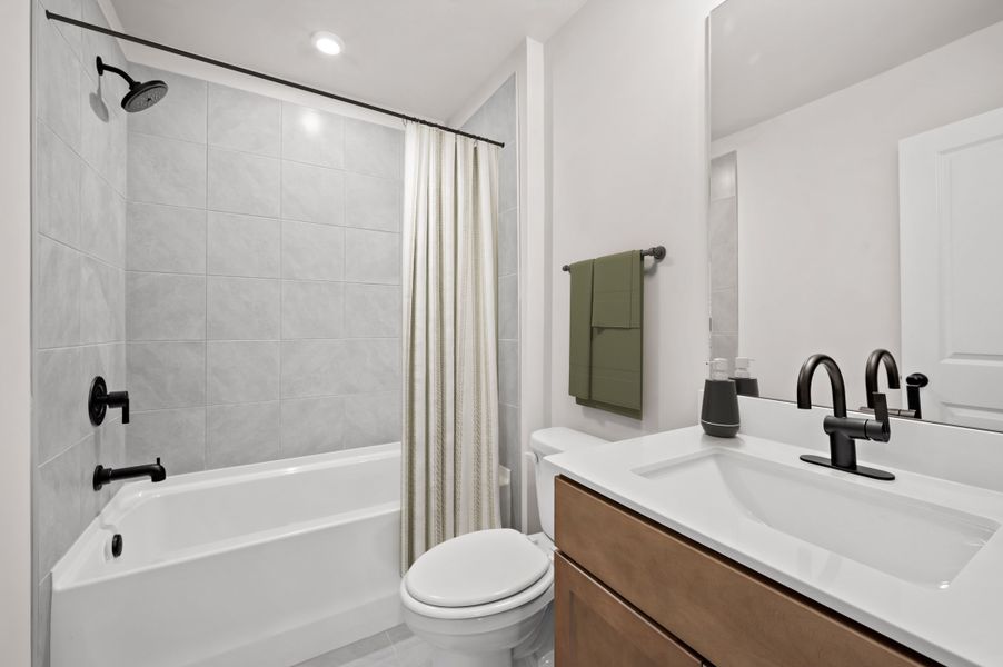 Representative furnished interior of a home built from the Plan by Beazer Homes in Gatherings® at GreenHouse: Greenhouse - 40' Active Adult, Marietta (Image 12). Representative furnished interior of a home built from the Plan by Beazer Homes in Gatherings® at GreenHouse: Greenhouse - 40' Active Adult, Marietta (Image 12).