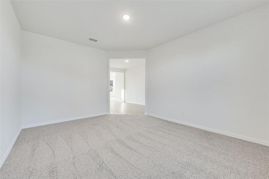 Spacious, unfurnished interior of a new home in Walden Pond, Forney (Image 12).