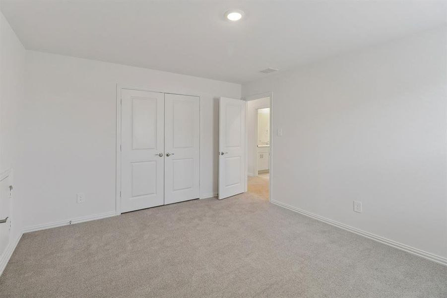 Spacious, unfurnished interior of a new home in Southridge - Signature Series, Princeton (Image 31). Spacious, unfurnished interior of a new home in Southridge - Signature Series, Princeton (Image 31).