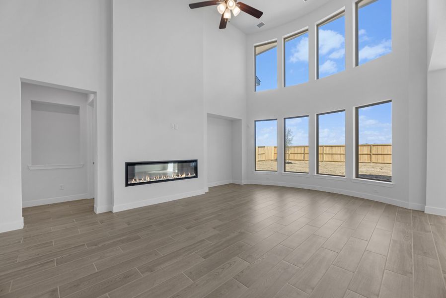 Spacious, unfurnished interior of a new home in Meridiana, Manvel (Image 10).