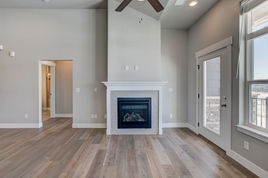 Spacious, unfurnished interior of a new home in The Lakes at Centerra - North Shore Flats, Loveland (Image 6).