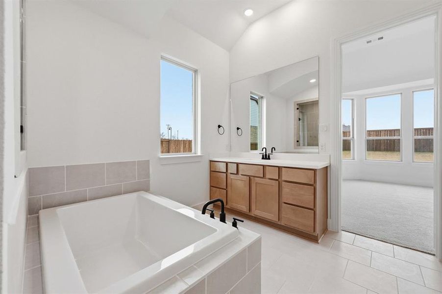 Furnished interior view inside a new home in Ridge Crossing, Waxahachie (Image 5).