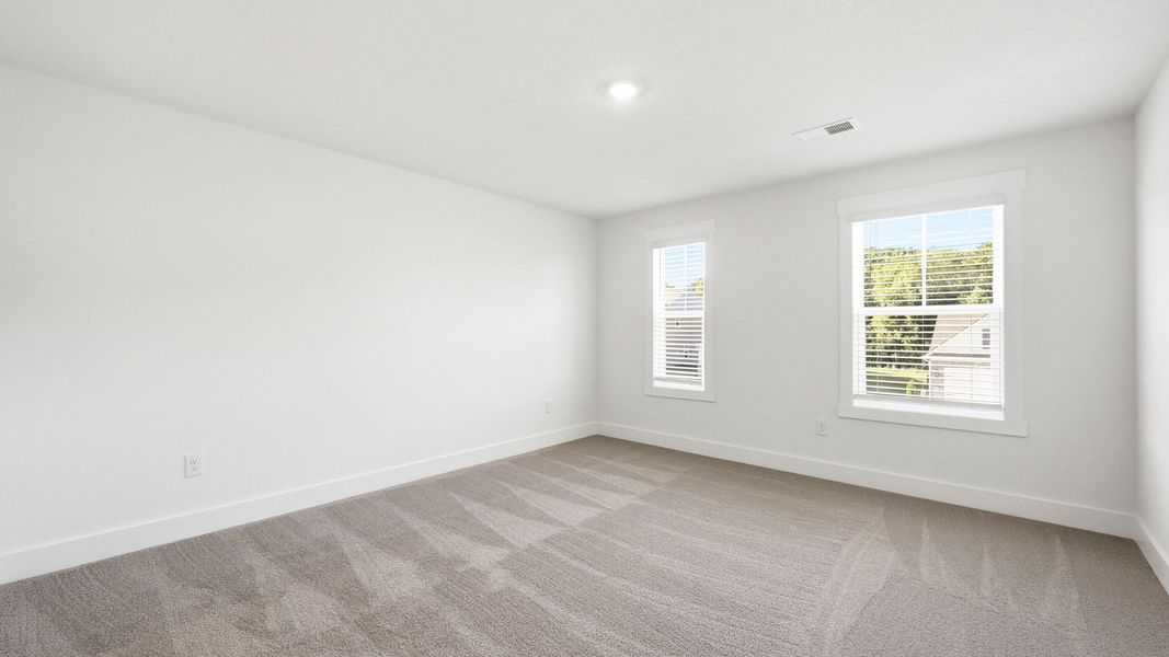 Spacious, unfurnished interior of a new home in Fieldcrest Acres, Blountville (Image 21).