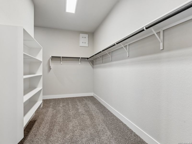 Spacious, unfurnished interior of a new home in Weltner Farms 60’s, New Braunfels (Image 20).