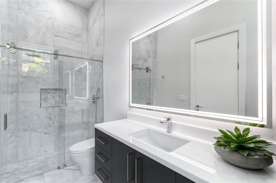 Furnished interior view inside a new home in , Plantation (Image 27).