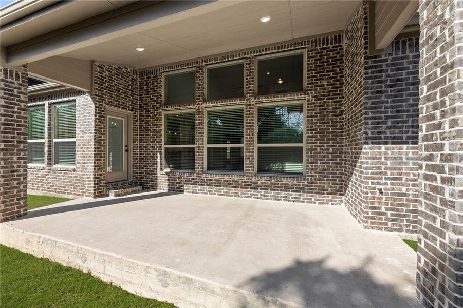 516 Big Lake-Patio-1