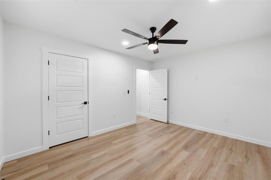 Spacious, unfurnished interior of a new home in , Waco (Image 11).
