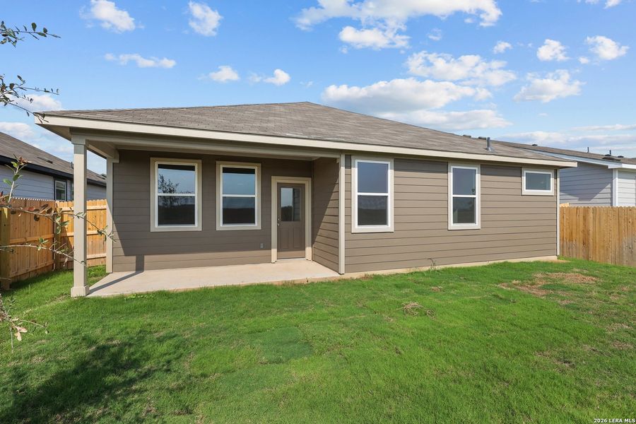 Exterior details and patio area of a home in Hiddenbrooke, Seguin (Image 22).