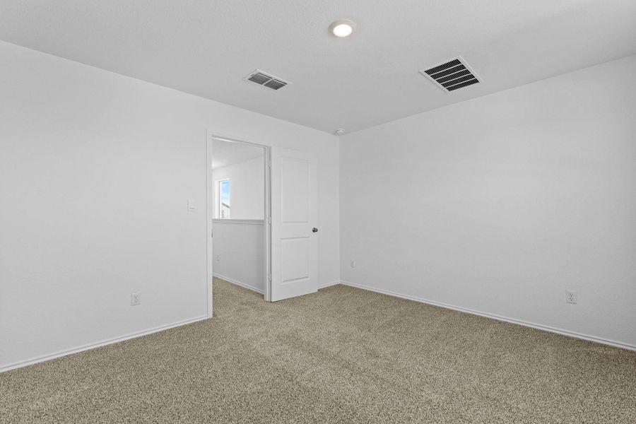 Spacious, unfurnished interior of a new home in Valverde, Bastrop (Image 28).