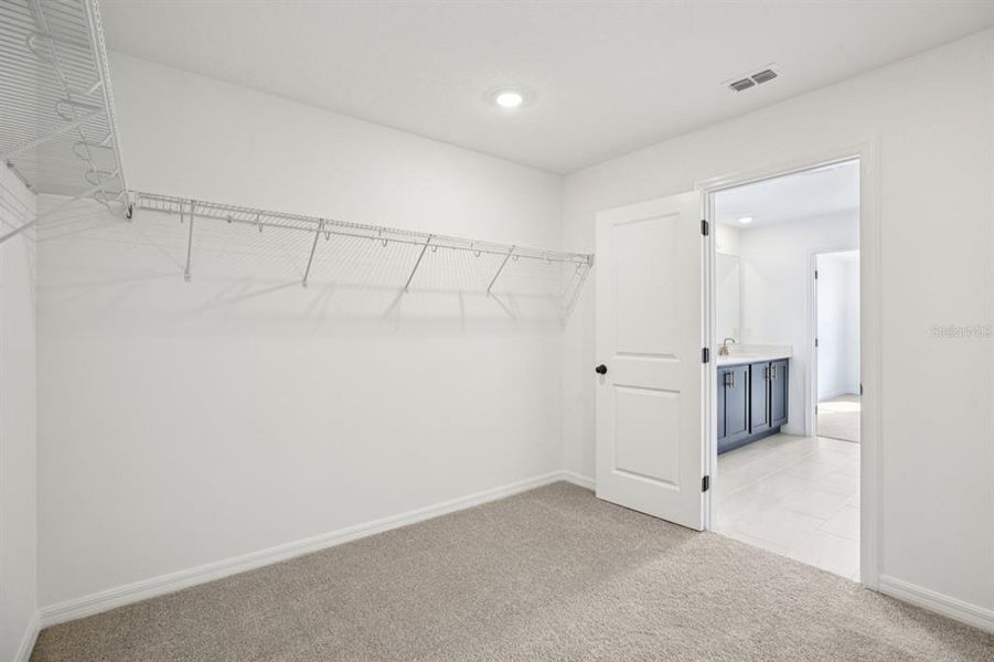 Spacious, unfurnished interior of a new home in Northlake at Ovation, Winter Garden (Image 20).