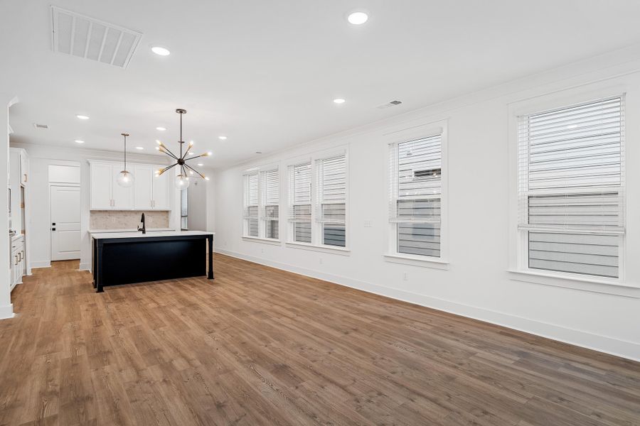 Spacious, unfurnished interior of a new home in Sweetgrass Station, Summerville (Image 18).