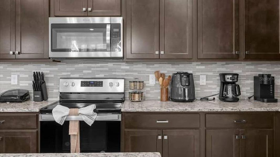 Furnished interior view inside a new home in , Clermont (Image 31).