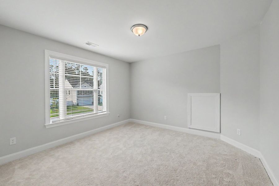 Spacious, unfurnished interior of a new home in Parker's Preserve, Ridgeville (Image 22).