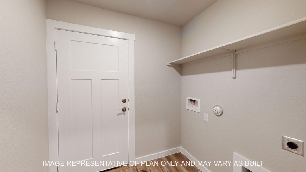 Spacious, unfurnished interior of a new home in Turnbo Ranch, Killeen (Image 23).