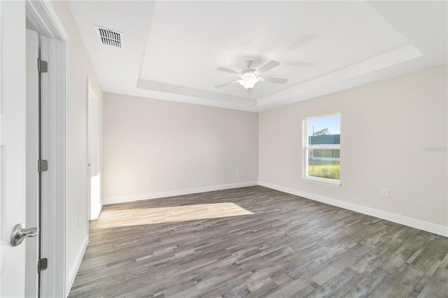 Spacious, unfurnished interior of a new home in , Ocala (Image 18).
