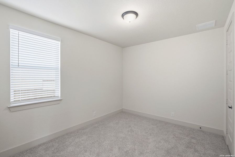 Spacious, unfurnished interior of a new home in Buffalo Crossing, Cibolo (Image 34).