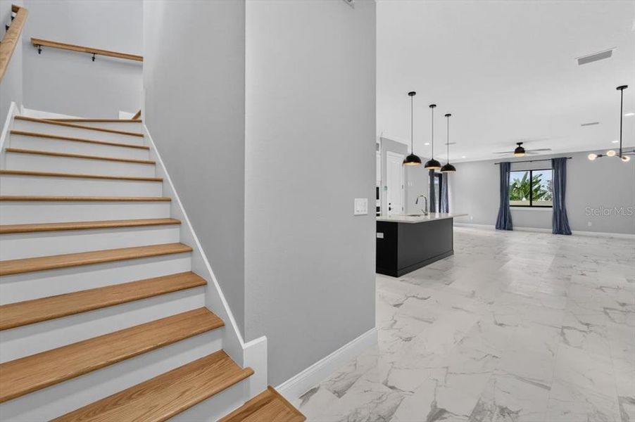 Spacious, unfurnished interior of a new home in , Tampa (Image 55).