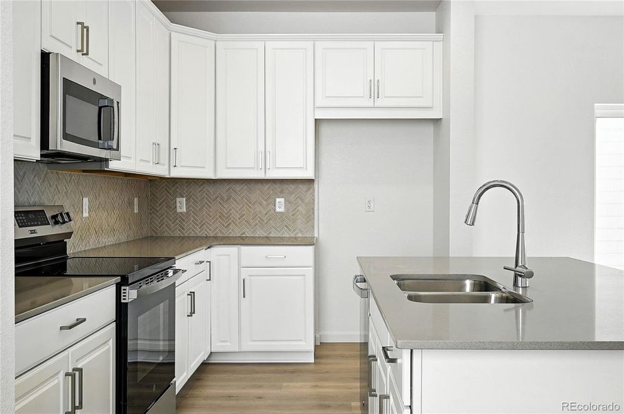 6581 E 148th Dr - Ready Now