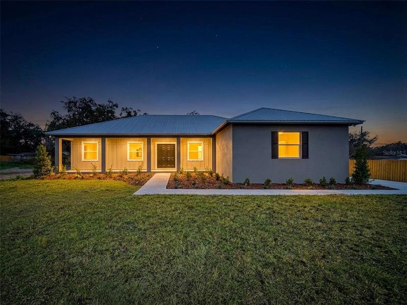 Exterior details and patio area of a home in , Lakeland (Image 37).