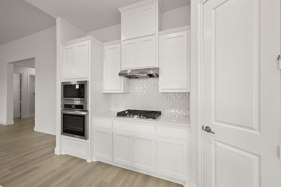 Furnished interior view inside a new home in Sheppard's Place, Waxahachie (Image 10).