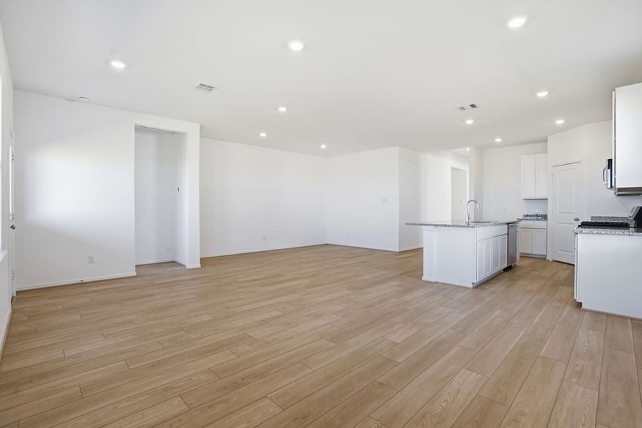 Spacious, unfurnished interior of a new home in Brookewater 45s, Rosenberg (Image 15). Spacious, unfurnished interior of a new home in Brookewater 45s, Rosenberg (Image 15).