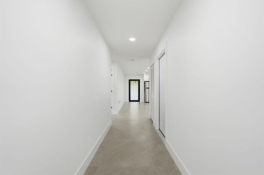 14-web-or-mls-18477_W_Sycamore_Dr_06323