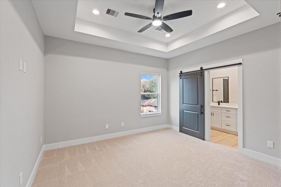 Spacious, unfurnished interior of a new home in , Houston (Image 15).