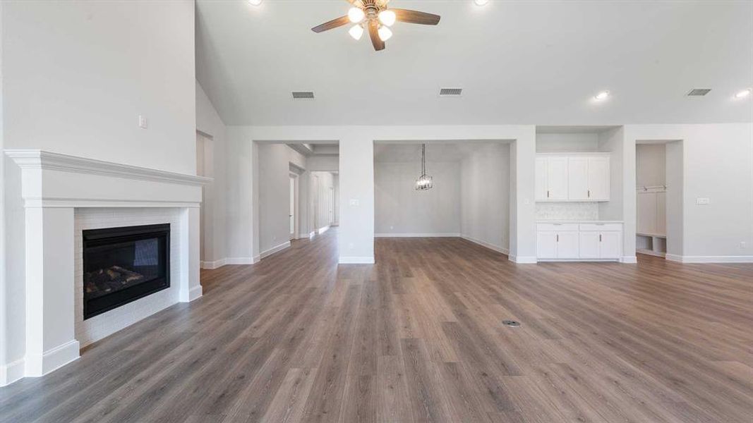 Spacious, unfurnished interior of a new home in Somerset Park 80', Rockwall (Image 23). Spacious, unfurnished interior of a new home in Somerset Park 80', Rockwall (Image 23).