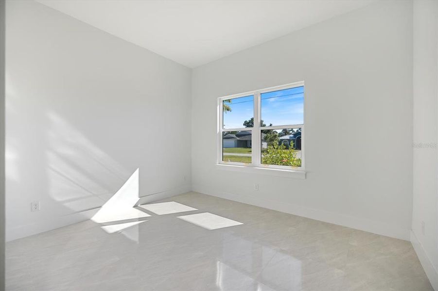 Spacious, unfurnished interior of a new home in , Rotonda West (Image 35).