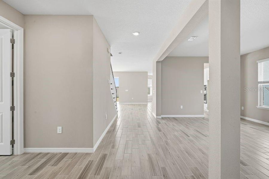 Spacious, unfurnished interior of a new home in Indigo Creek, Apollo Beach (Image 27). Spacious, unfurnished interior of a new home in Indigo Creek, Apollo Beach (Image 27).