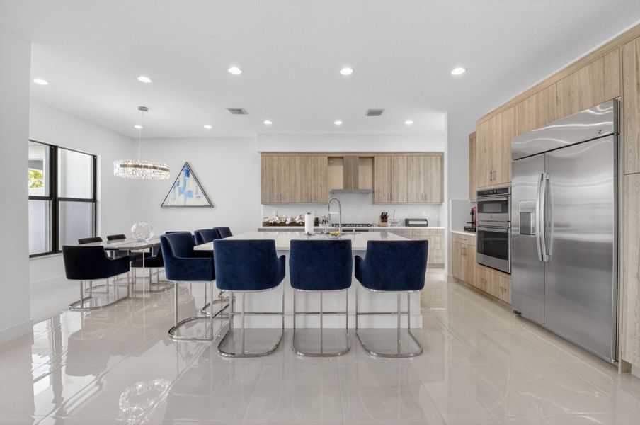 eat-in kitchen eat-in kitchen