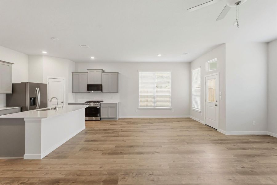 Spacious, unfurnished interior of a new home in Audubon, Magnolia (Image 7).