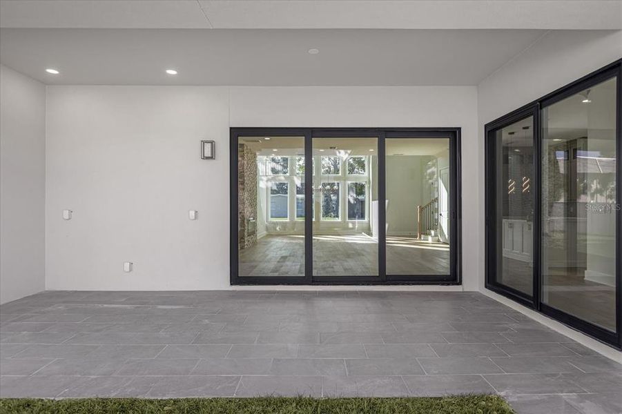 Exterior details and patio area of a home in , Orlando (Image 34).