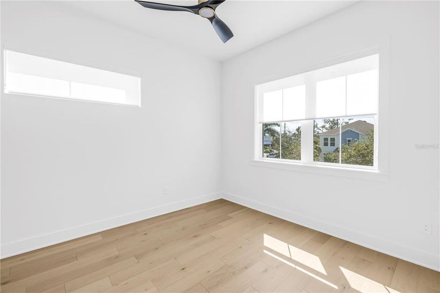 Spacious, unfurnished interior of a new home in , St. Petersburg (Image 37).