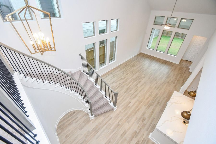 Spacious, unfurnished interior of a new home in Cross Creek West, Fulshear (Image 12).