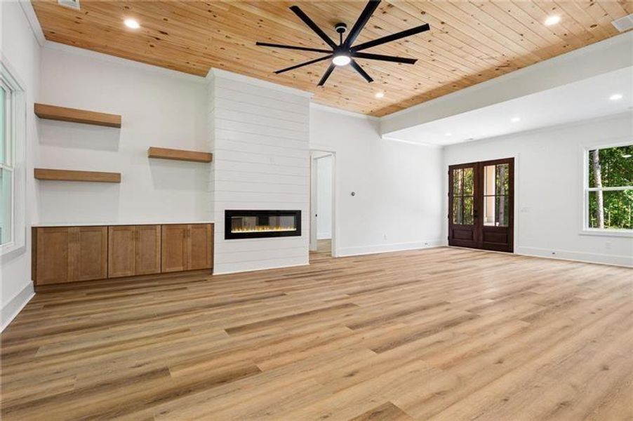 Spacious, unfurnished interior of a new home in , Jasper (Image 34).