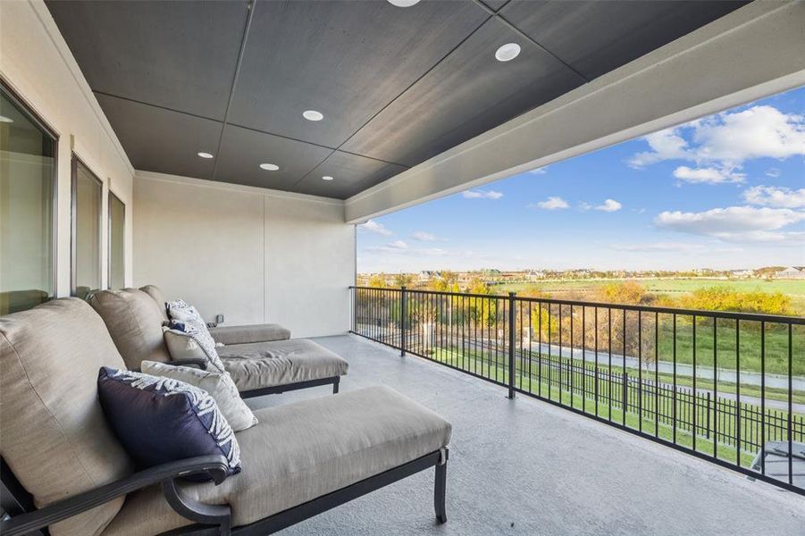 Exterior details and patio area of a home in , Frisco (Image 3).