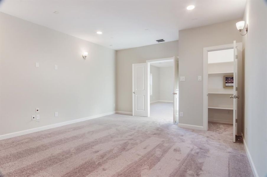 Image 28 of a home in Meridiana 55' Homesites.