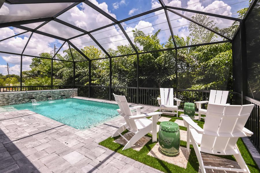 Exterior details and patio area of a home in Tide Marsh, Fort Myers (Image 3).