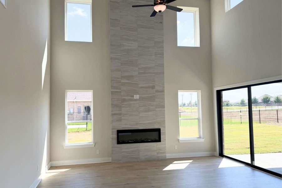 Spacious, unfurnished interior of a new home in Ridge Park Estates, Royse City (Image 9).