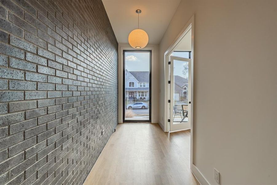 Spacious, unfurnished interior of a new home in , Dallas (Image 19).