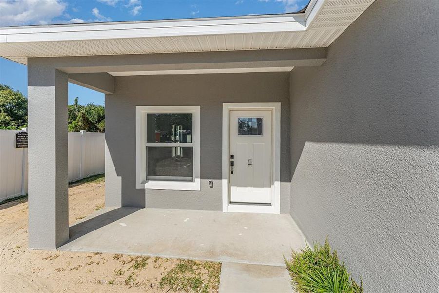 Exterior details and patio area of a home in , Lakeland (Image 9).