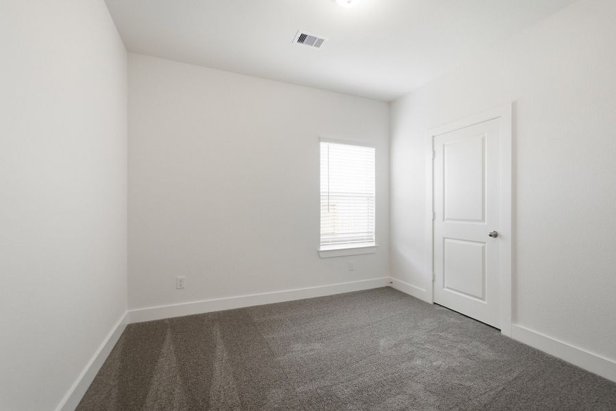 Spacious, unfurnished interior of a new home in Harvest Pointe, Needville (Image 23).