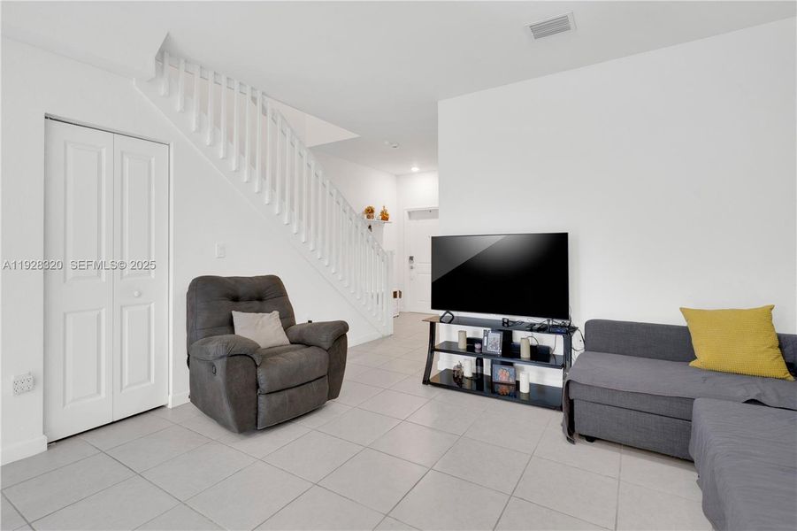 Furnished interior view inside a new home in , Homestead (Image 32).