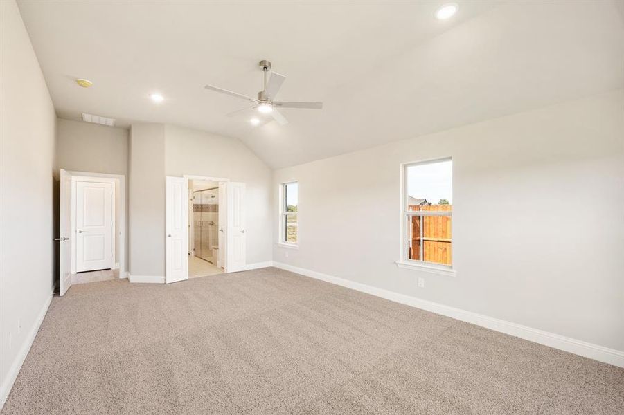 Spacious, unfurnished interior of a new home in Sunset Ridge, Alvarado (Image 29).