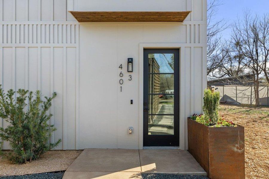 Exterior details and patio area of a home in , Austin (Image 4).